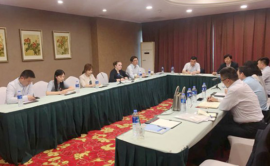 沈校根出席志邦廚柜進口項目討論會